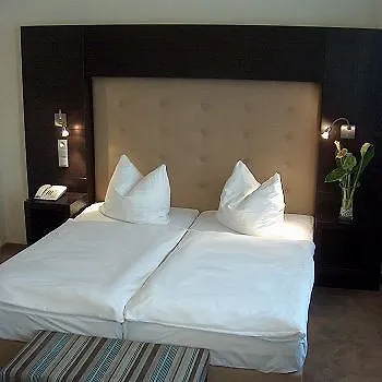 Hotel Akzent Laupheimer Hof 4*